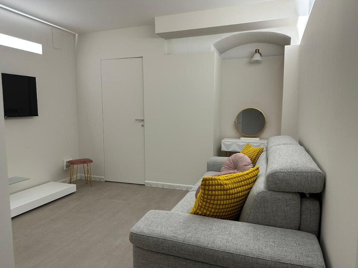 Imbriani 69 Apartment Bari Exterior photo